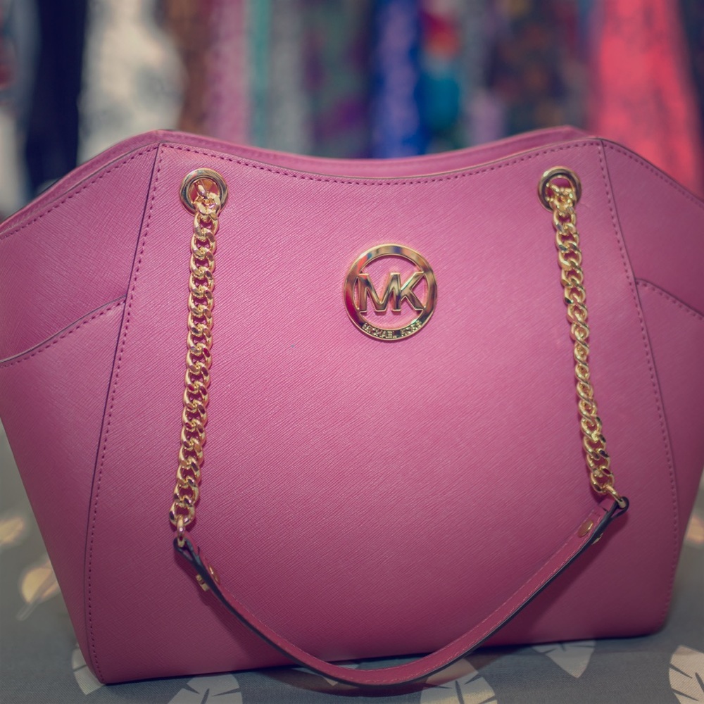 Michael Kors Jet Set Traveler Purse